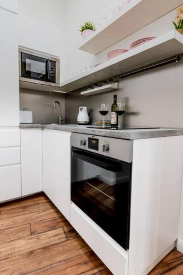 Hi-Bp Design Home Apartments In The Heart Of Boedapest Buitenkant foto