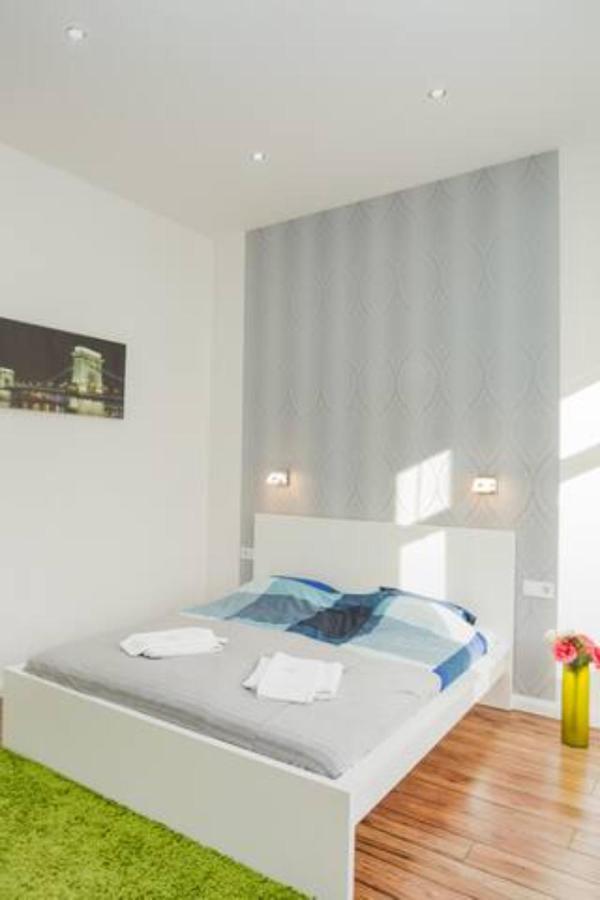 Hi-Bp Design Home Apartments In The Heart Of Boedapest Buitenkant foto